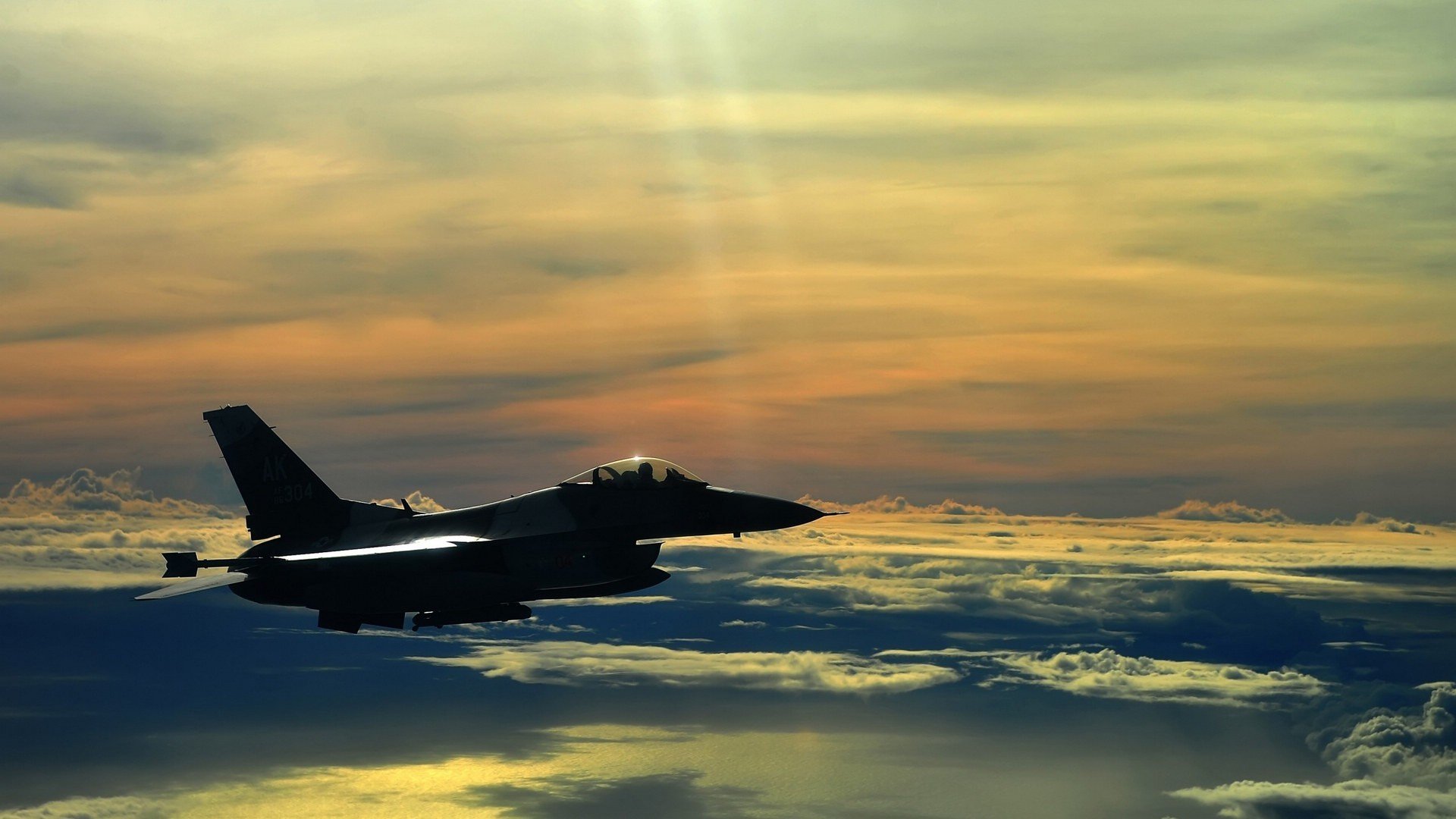 赛道与绿茵场的速度交响,F1街道战启示下的巴拉圭硬仗破局